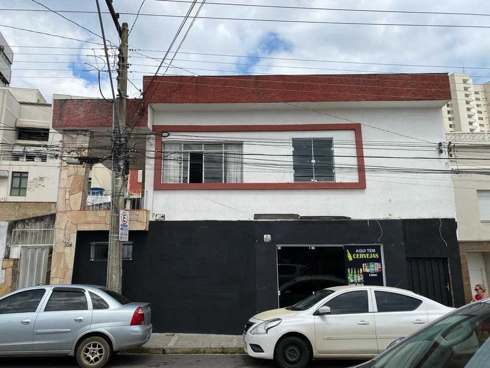Casa, 3 quartos, 242 m² - Foto 2