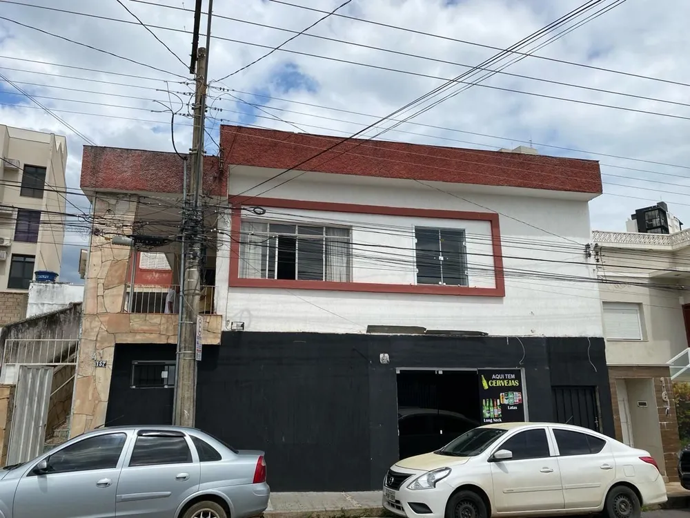 Casa, 3 quartos, 242 m² - Foto 1