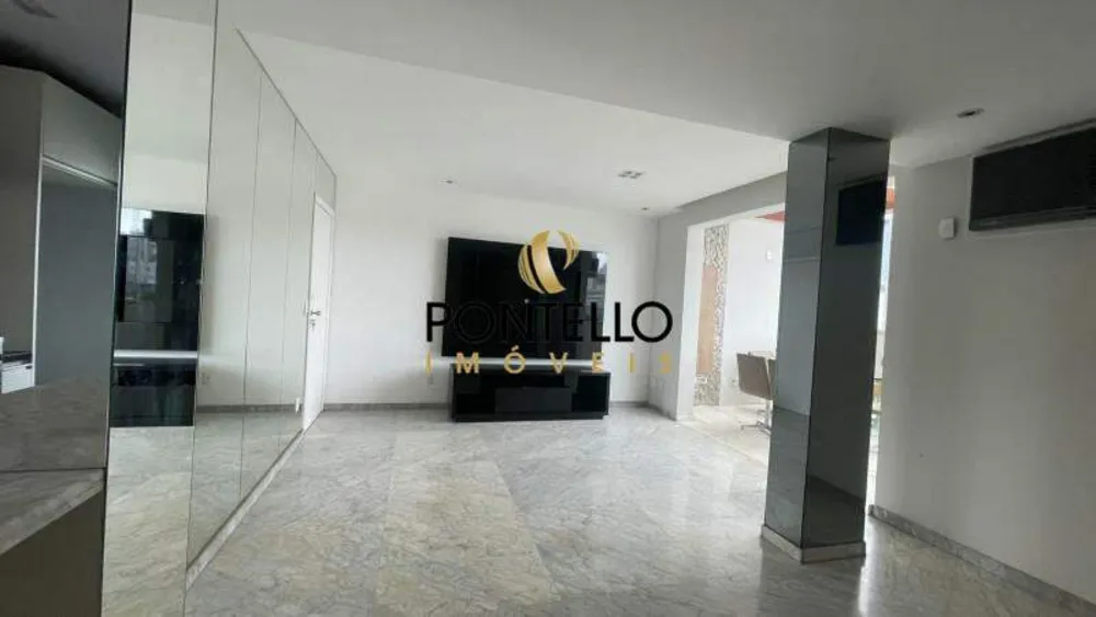 Cobertura, 3 quartos, 213 m² - Foto 2