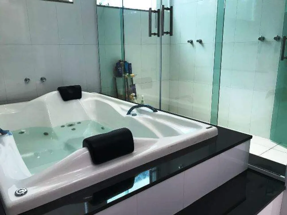 Casa, 6 quartos, 1190 m² - Foto 2