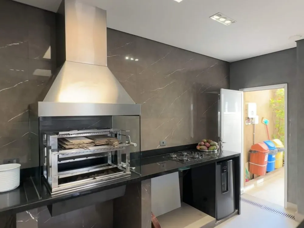 Casa, 3 quartos, 248 m² - Foto 1