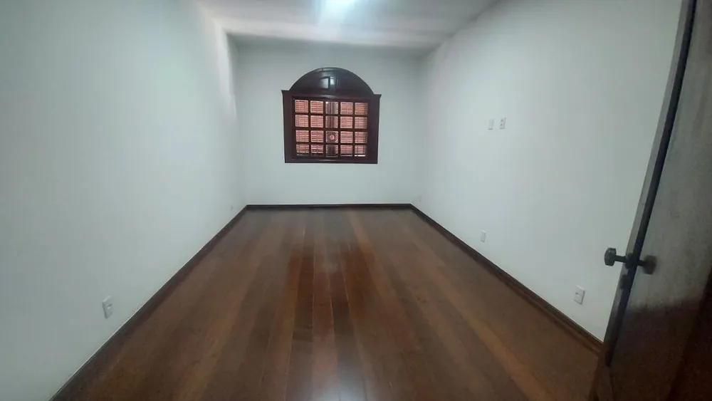 Casa, 4 quartos, 360 m² - Foto 1