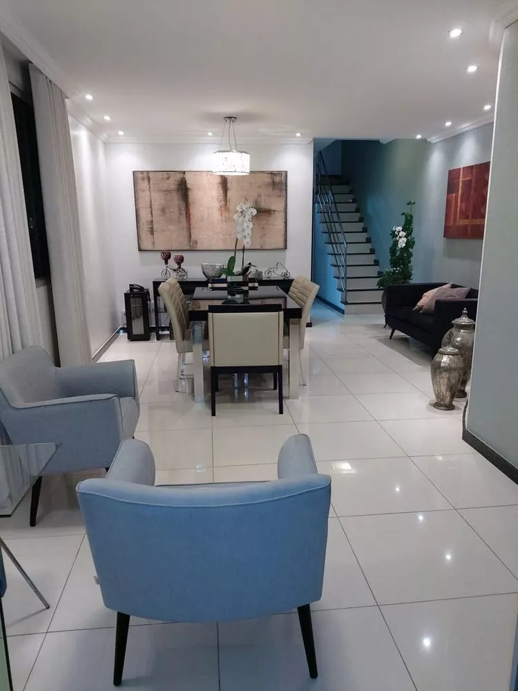 Cobertura à venda com 3 quartos, 200m² - Foto 1