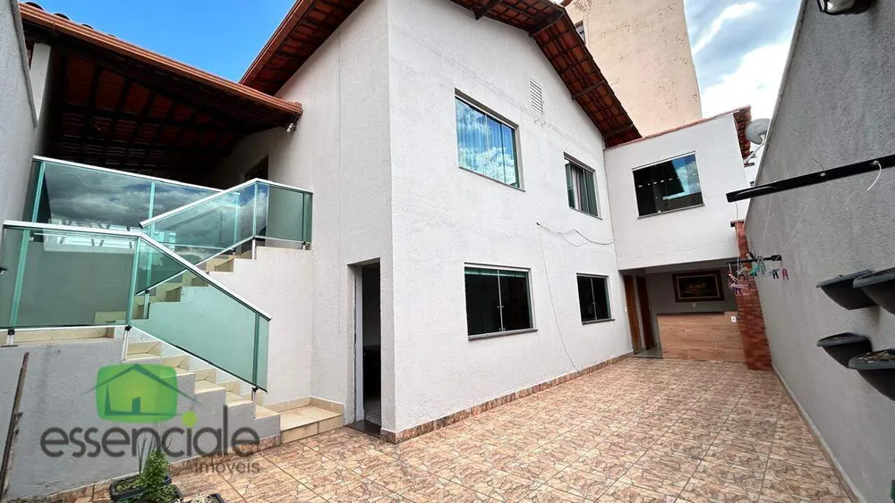 Casa, 3 quartos, 180 m² - Foto 1