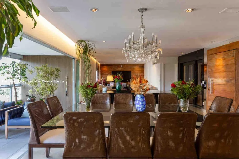 Apartamento, 3 quartos, 211 m² - Foto 1