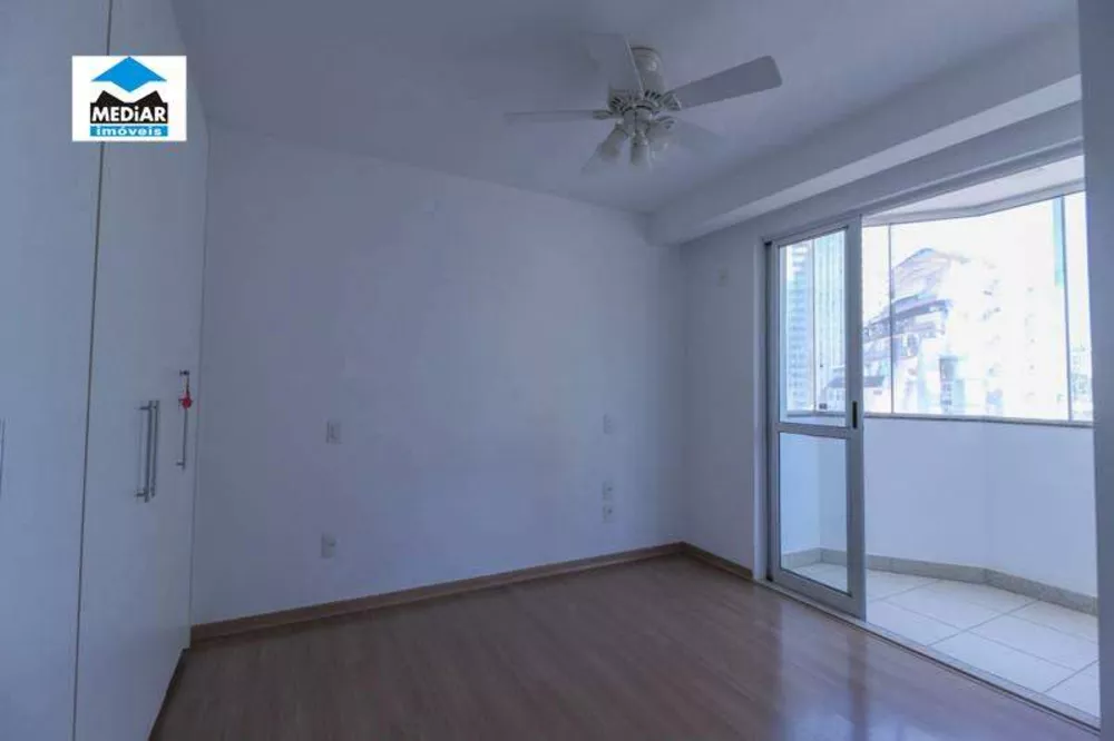 Apartamento à venda com 2 quartos, 70m² - Foto 4