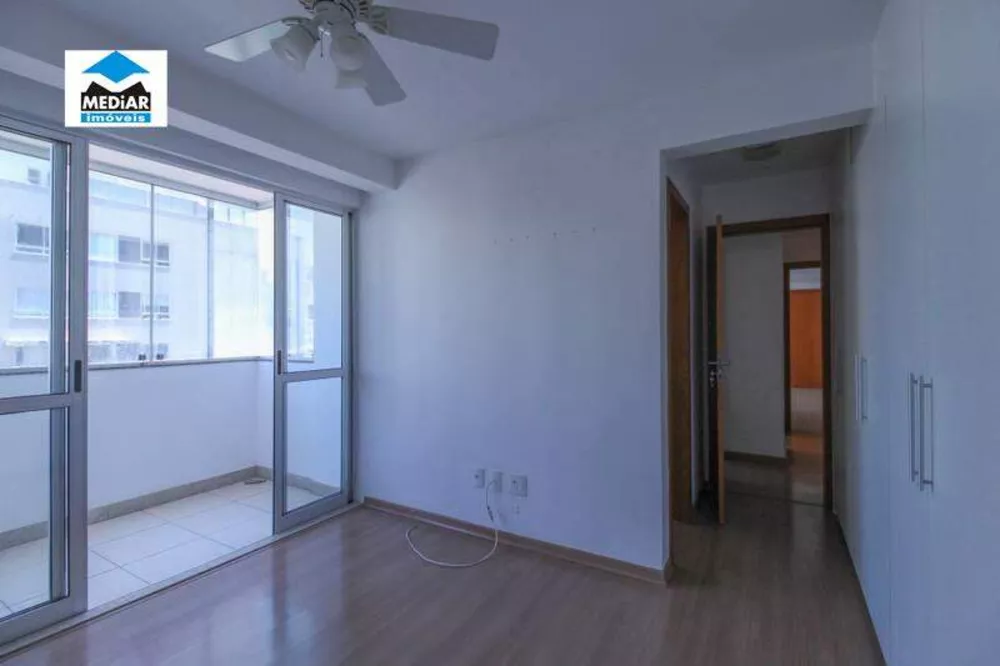 Apartamento à venda com 2 quartos, 70m² - Foto 2