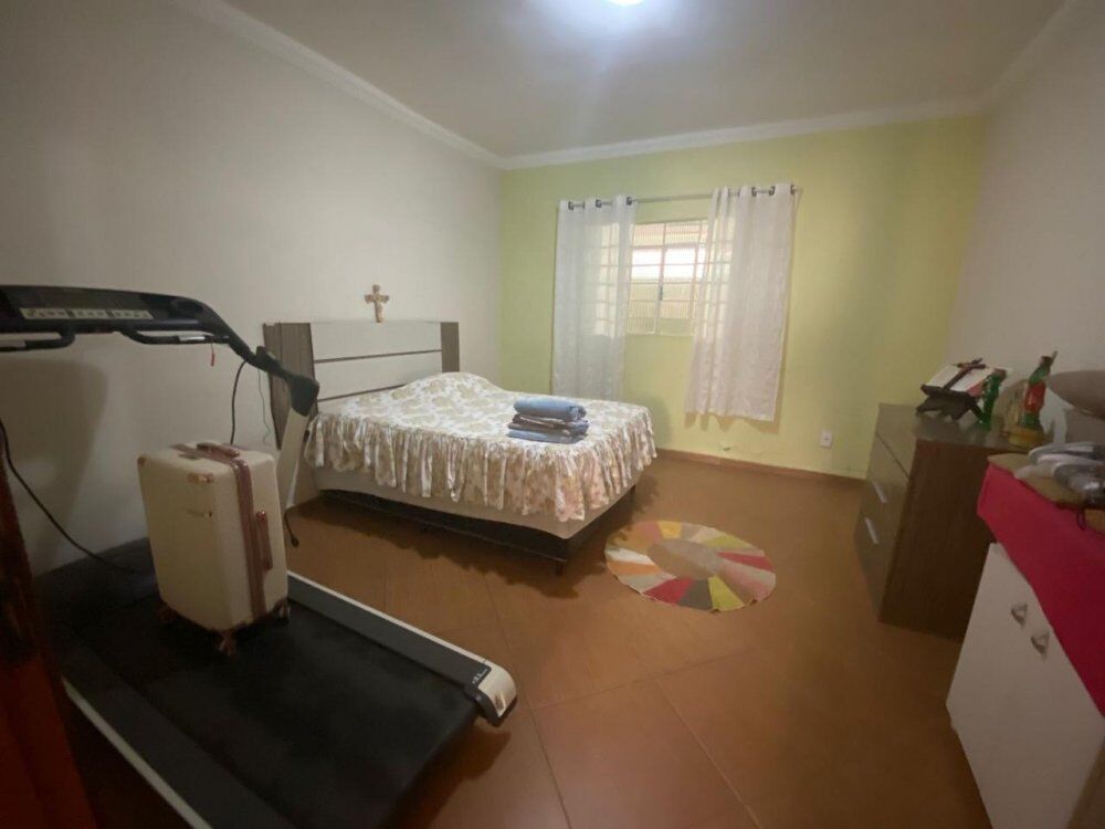 Casa à venda com 3 quartos, 360m² - Foto 1