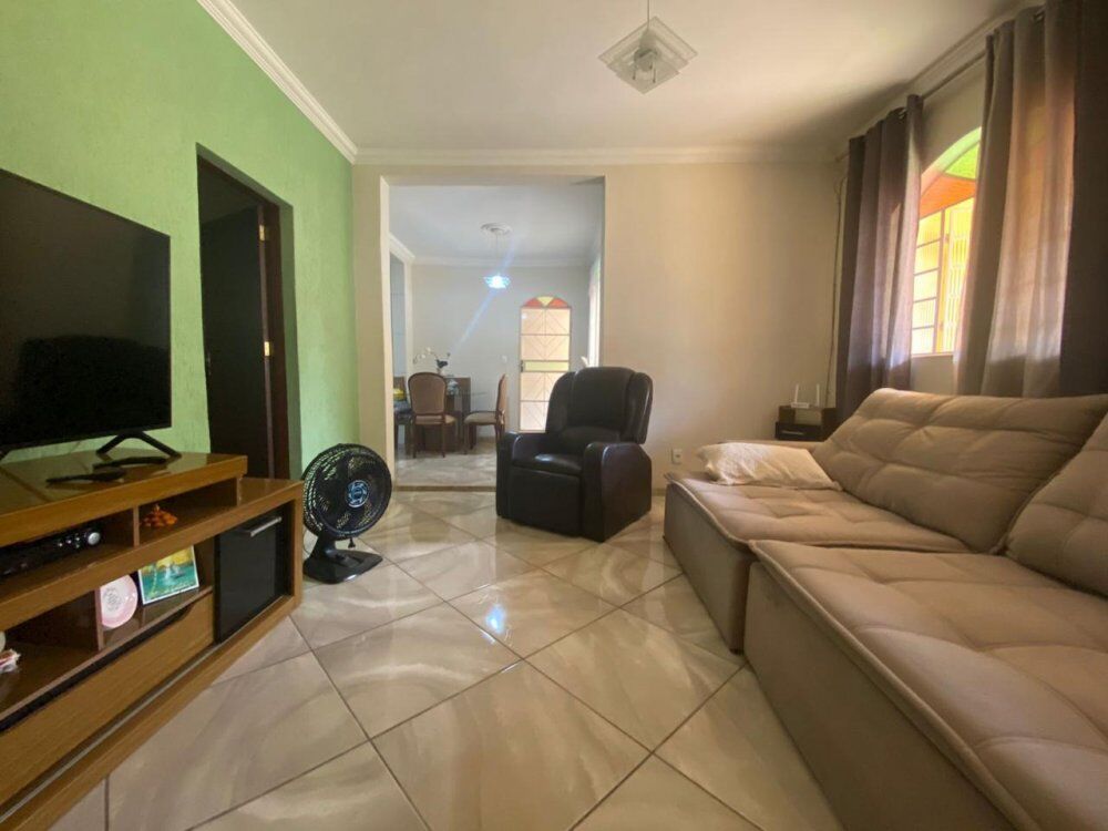 Casa à venda com 3 quartos, 360m² - Foto 3