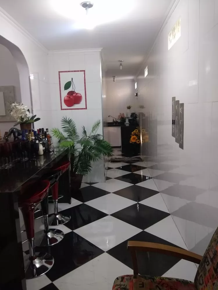 Casa à venda com 3 quartos, 200m² - Foto 3