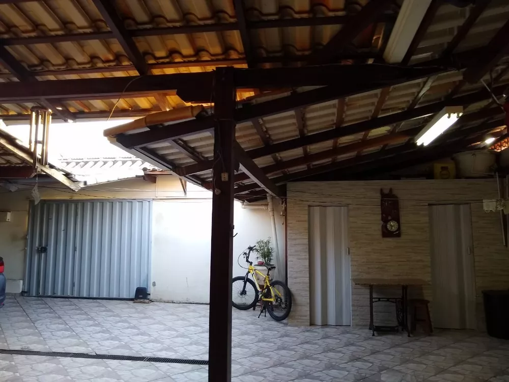 Casa à venda com 3 quartos, 200m² - Foto 16