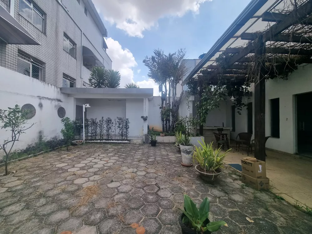 Casa à venda com 4 quartos, 389m² - Foto 6