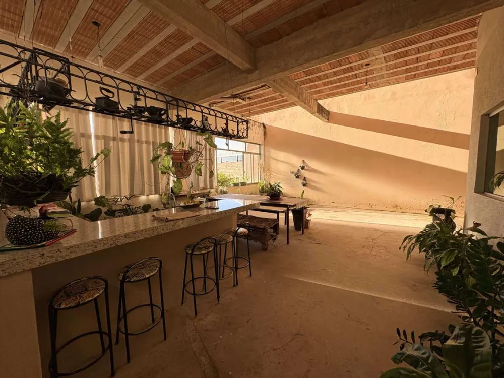 Casa, 3 quartos, 315 m² - Foto 1