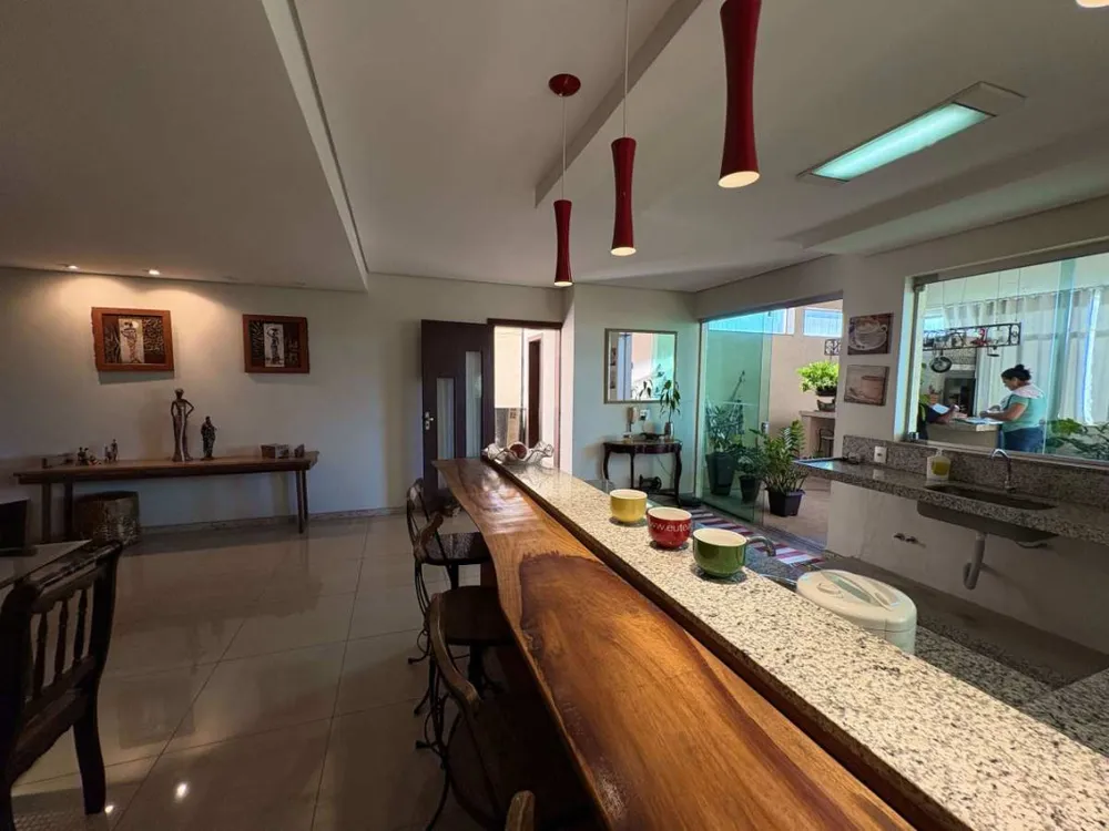 Casa, 3 quartos, 315 m² - Foto 4