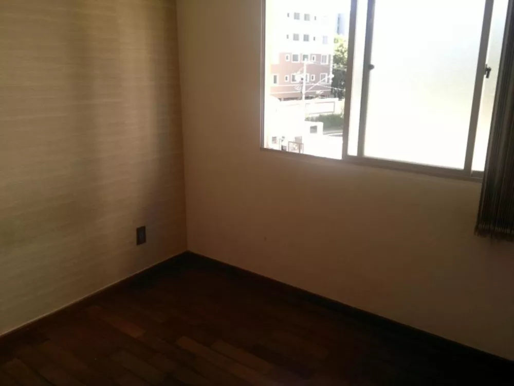 Apartamento para alugar com 3 quartos, 81m² - Foto 3