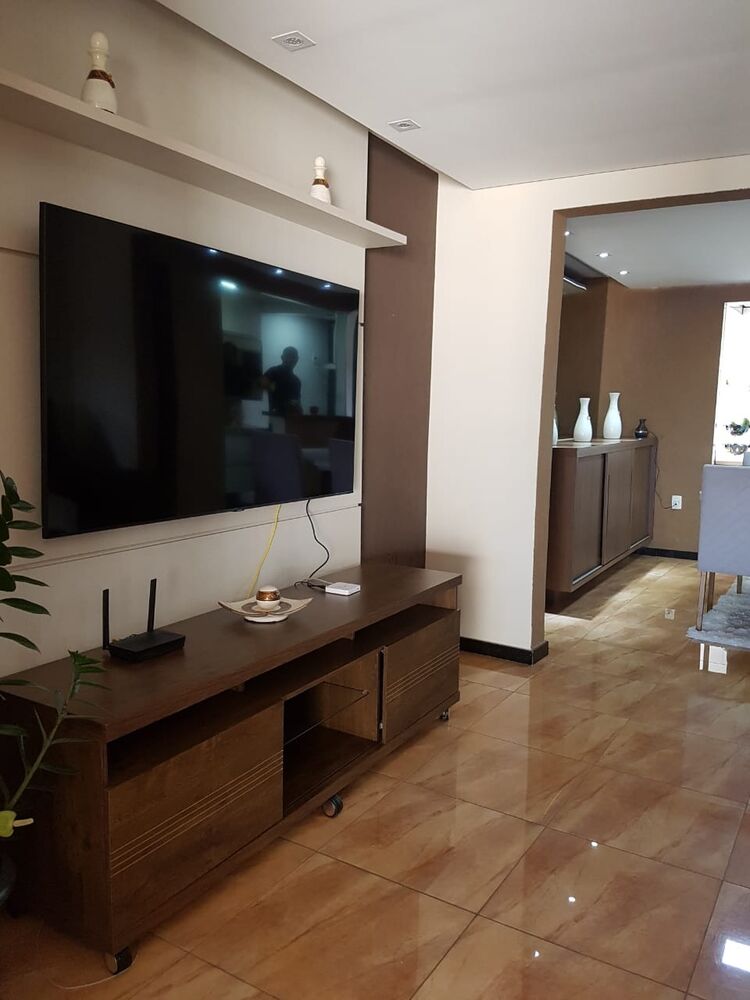 Casa à venda com 2 quartos, 107m² - Foto 1