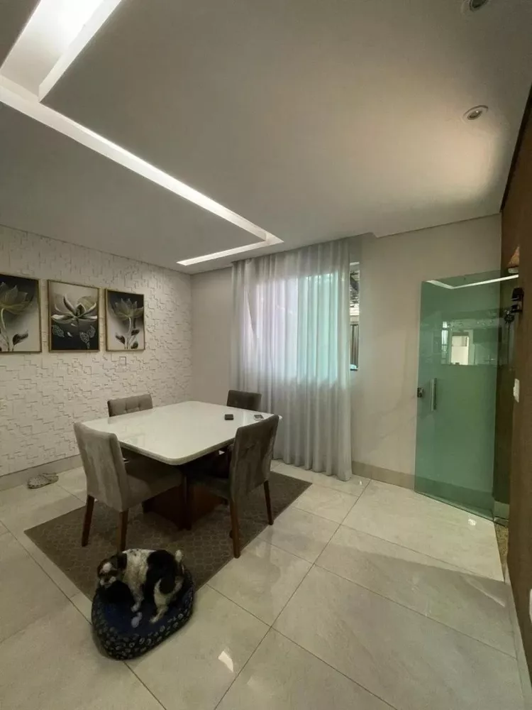 Apartamento à venda com 3 quartos, 130m² - Foto 1