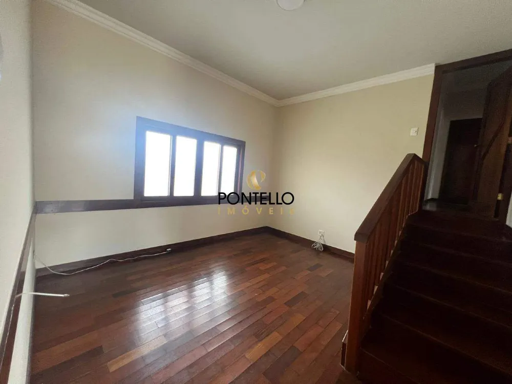 Casa, 4 quartos, 297 m² - Foto 1