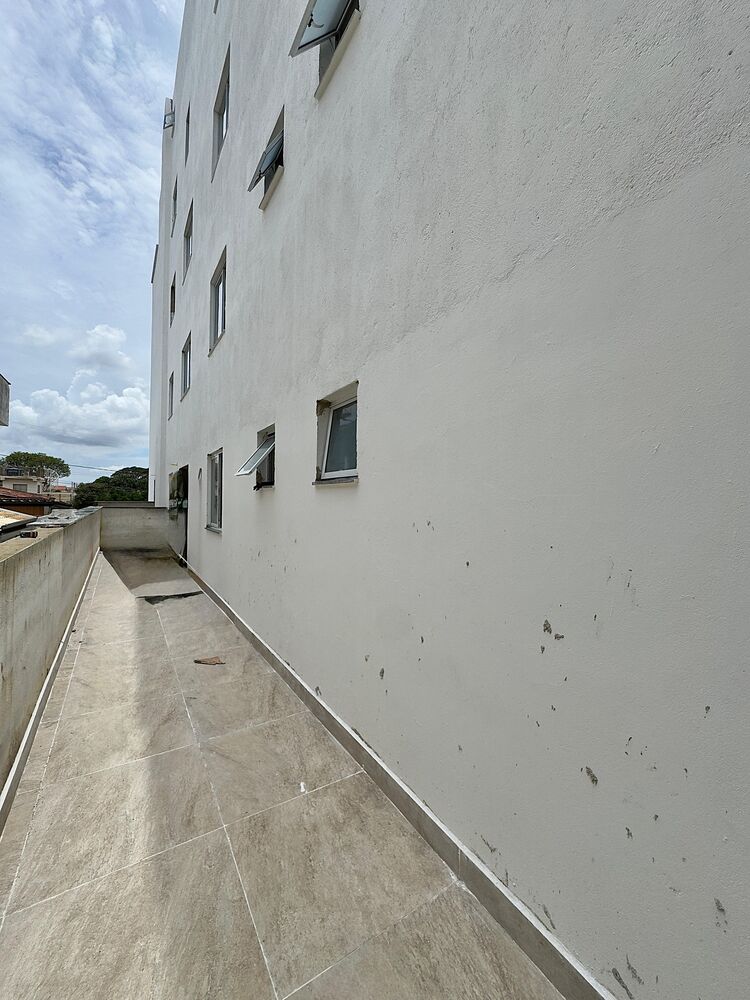Apartamento à venda com 2 quartos, 70m² - Foto 2