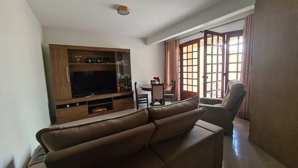 Casa, 4 quartos, 360 m² - Foto 1