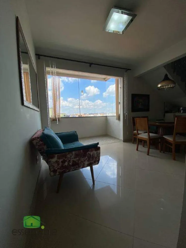 Cobertura, 3 quartos, 197 m² - Foto 2