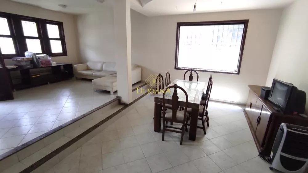 Casa à venda com 4 quartos, 360m² - Foto 3