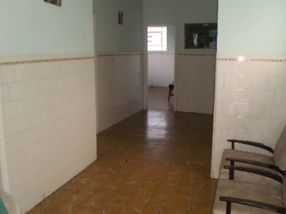 Casa à venda com 3 quartos, 250m² - Foto 2