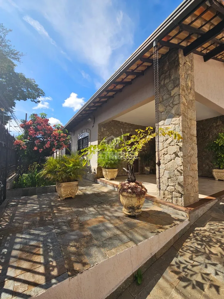 Casa, 3 quartos, 249 m² - Foto 1