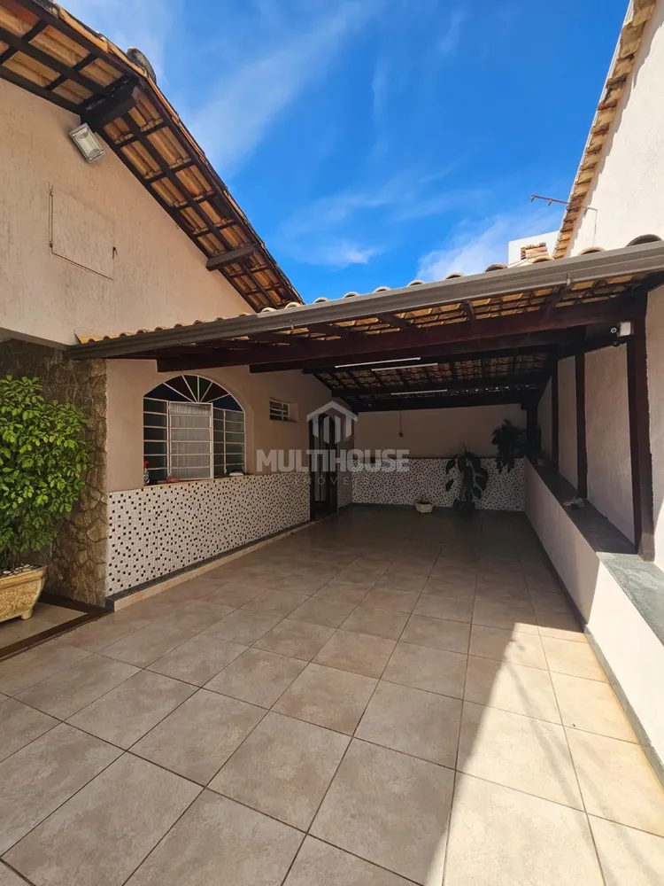 Casa, 3 quartos, 249 m² - Foto 2