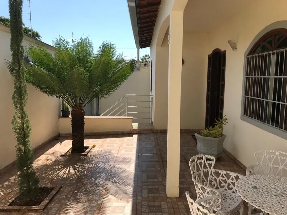 Casa, 4 quartos, 285 m² - Foto 1