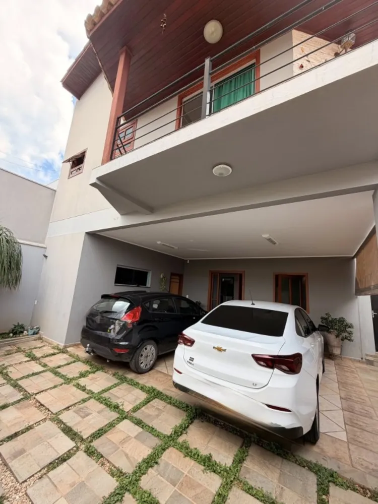 Casa, 4 quartos, 197 m² - Foto 1