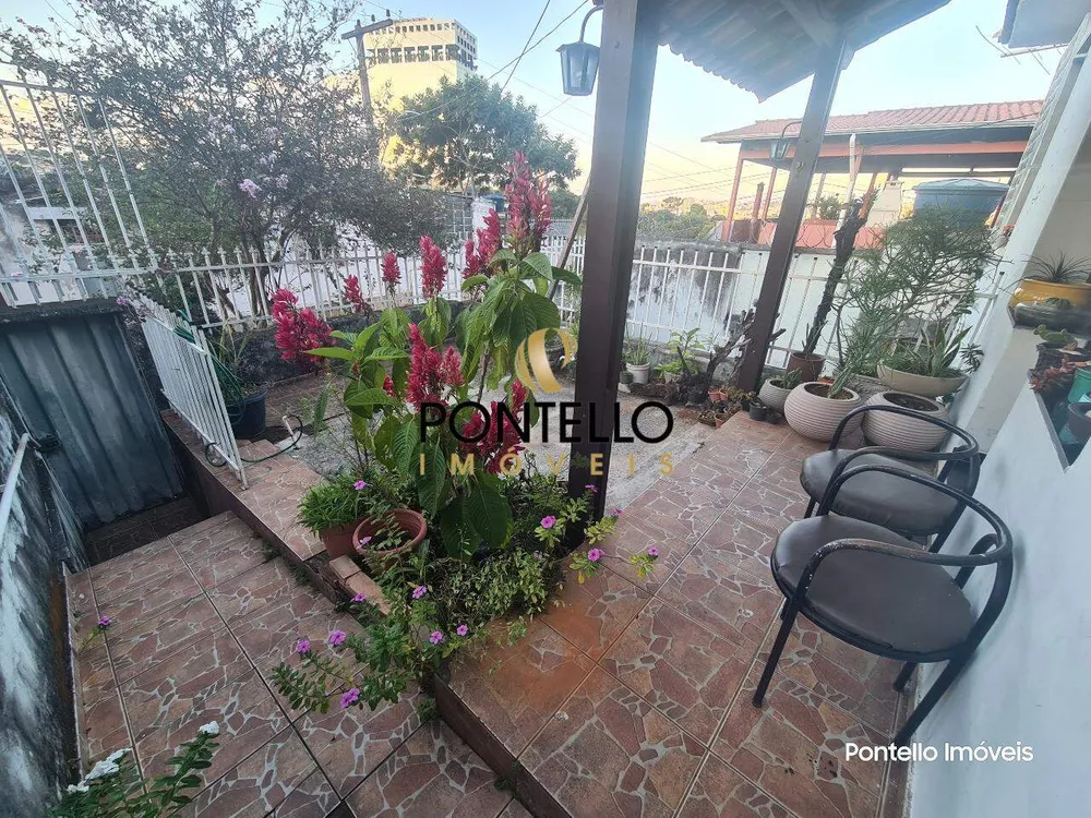 Casa, 4 quartos, 240 m² - Foto 1