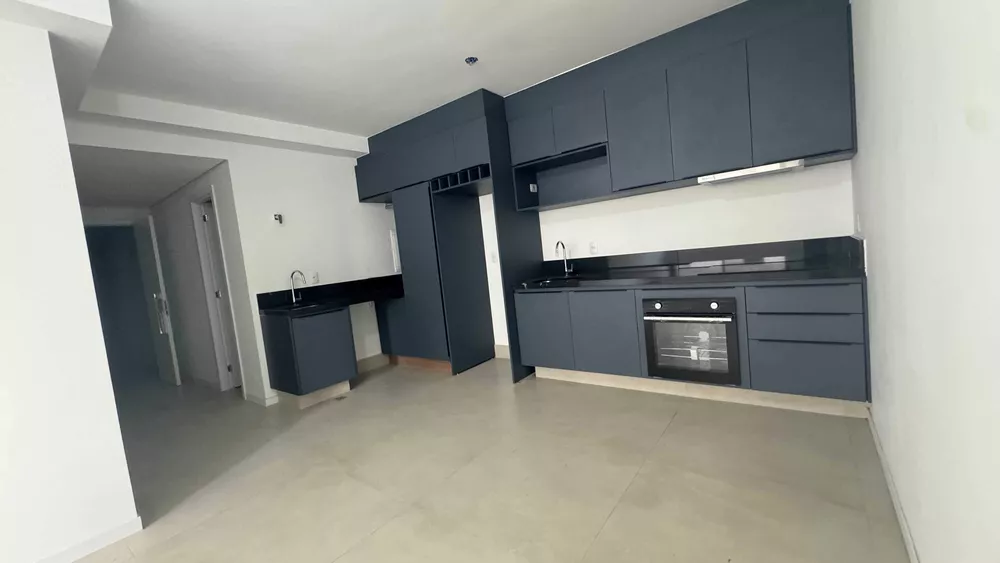 Apartamento à venda com 2 quartos, 70m² - Foto 1