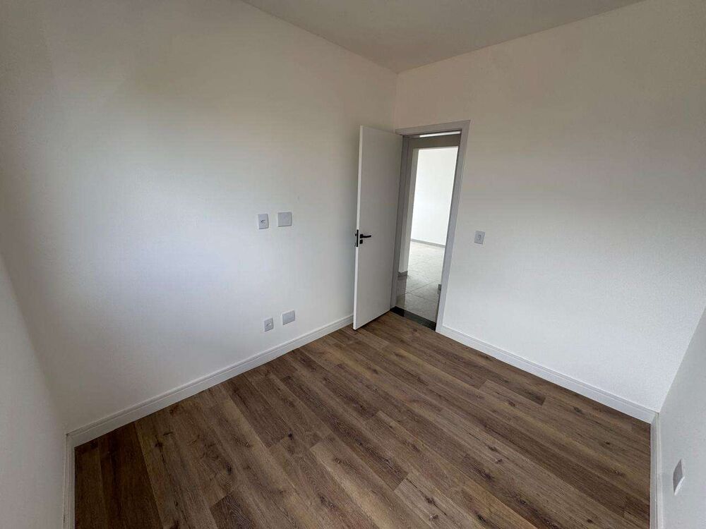 Apartamento à venda com 3 quartos, 80m² - Foto 4