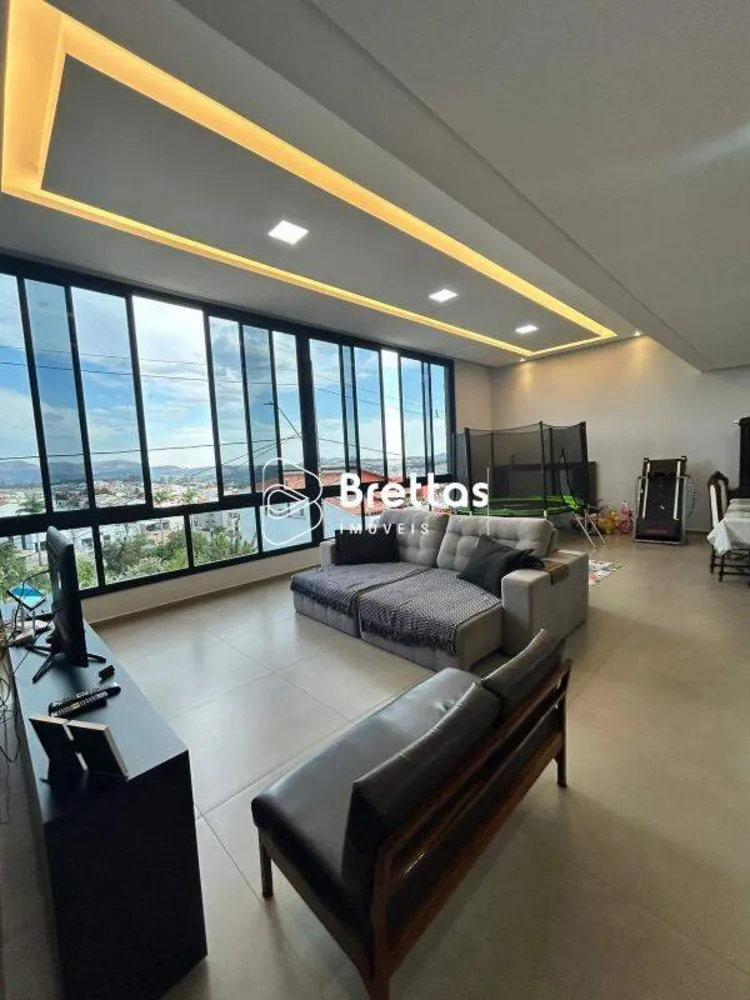 Casa, 3 quartos, 248 m² - Foto 1