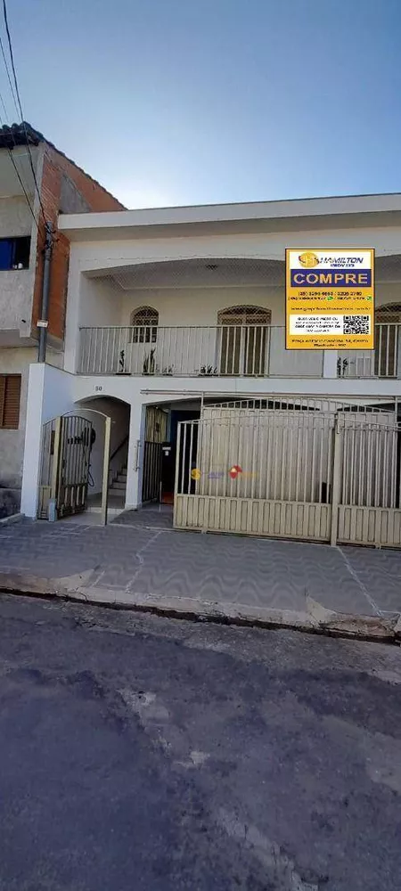 Casa à venda com 2 quartos, 140m² - Foto 1