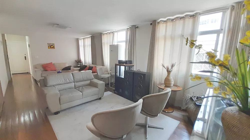 Apartamento à venda com 4 quartos, 230m² - Foto 1