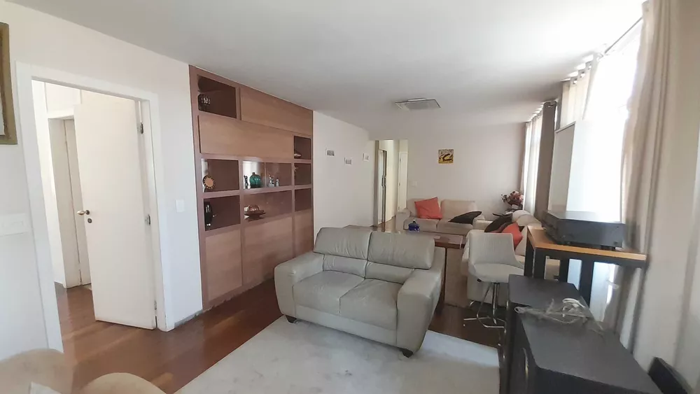 Apartamento à venda com 4 quartos, 230m² - Foto 2