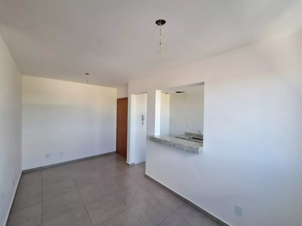 Apartamento à venda com 2 quartos, 45m² - Foto 1