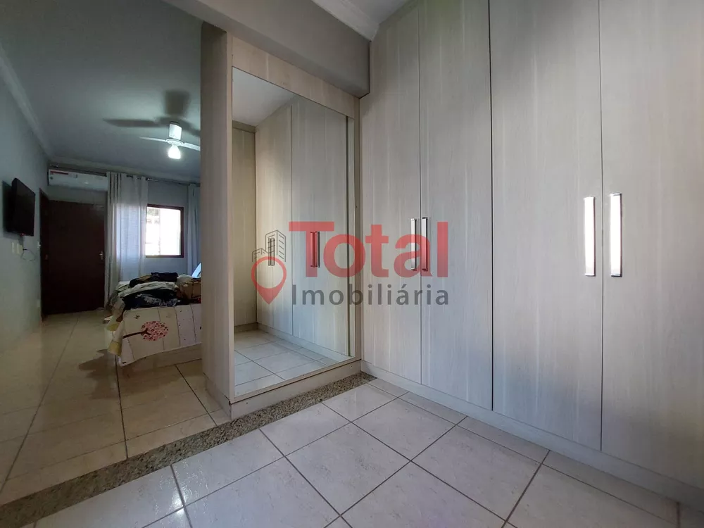 Casa à venda com 4 quartos, 481m² - Foto 4