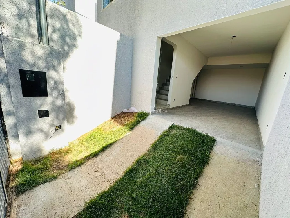 Casa à venda com 2 quartos, 110m² - Foto 1