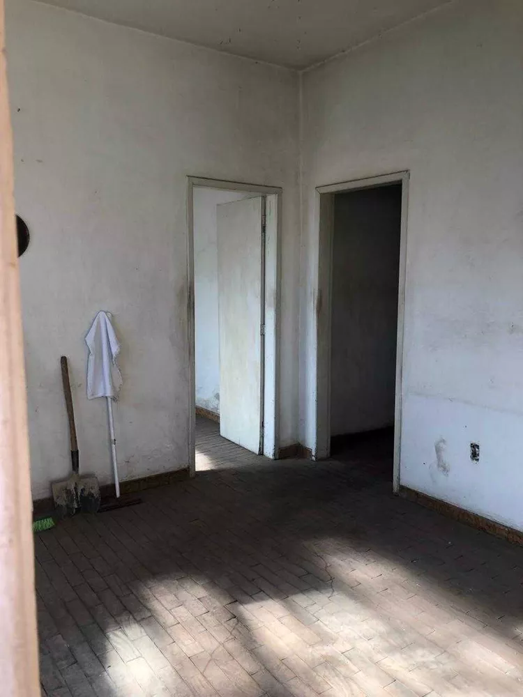 Casa à venda com 3 quartos, 200m² - Foto 2