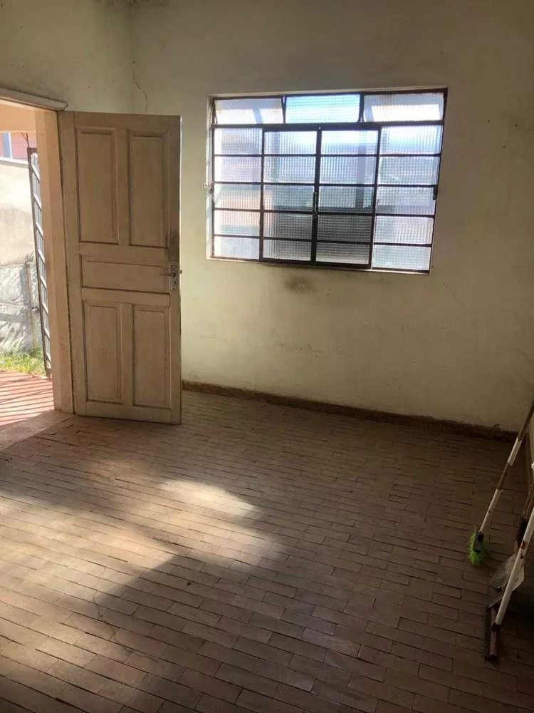 Casa à venda com 3 quartos, 200m² - Foto 1