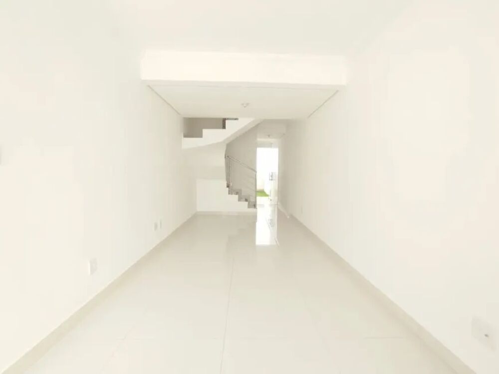 Casa à venda com 2 quartos, 67m² - Foto 4