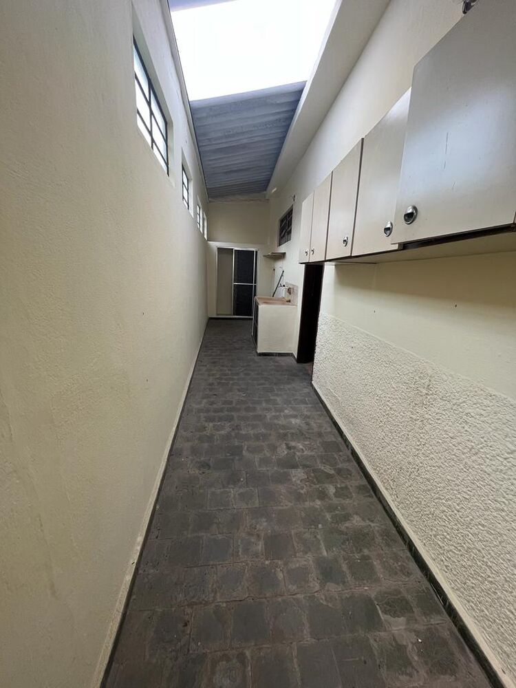Casa à venda com 2 quartos, 100m² - Foto 2