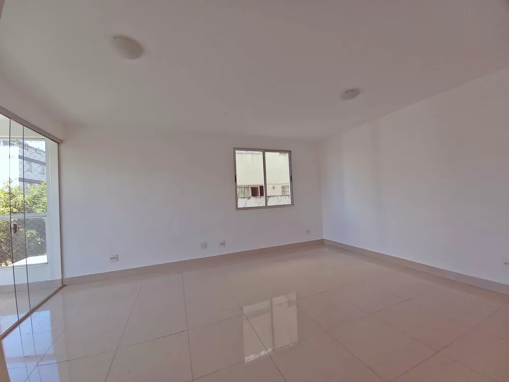 Apartamento à venda com 4 quartos, 130m² - Foto 2