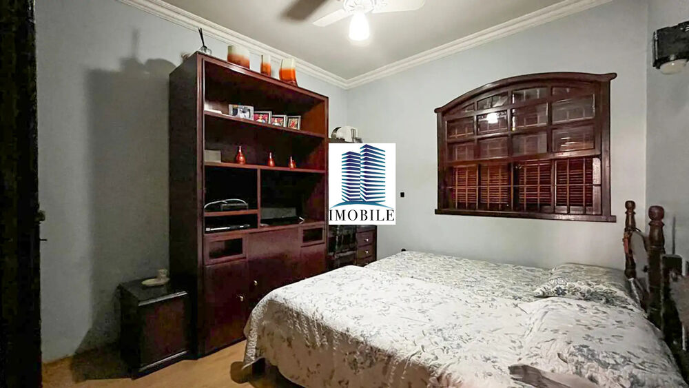 Casa à venda com 7 quartos, 251m² - Foto 4