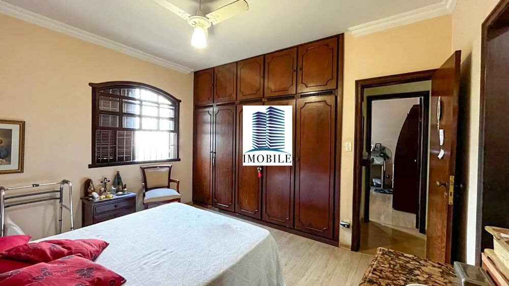 Casa à venda com 7 quartos, 251m² - Foto 7