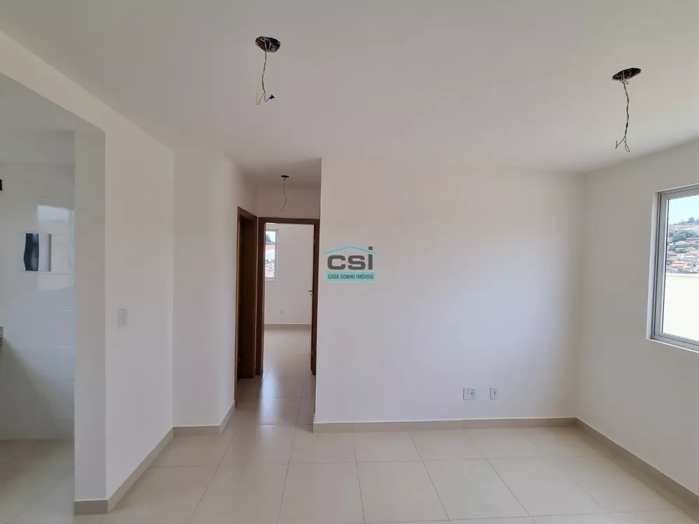 Apartamento à venda com 3 quartos, 67m² - Foto 2