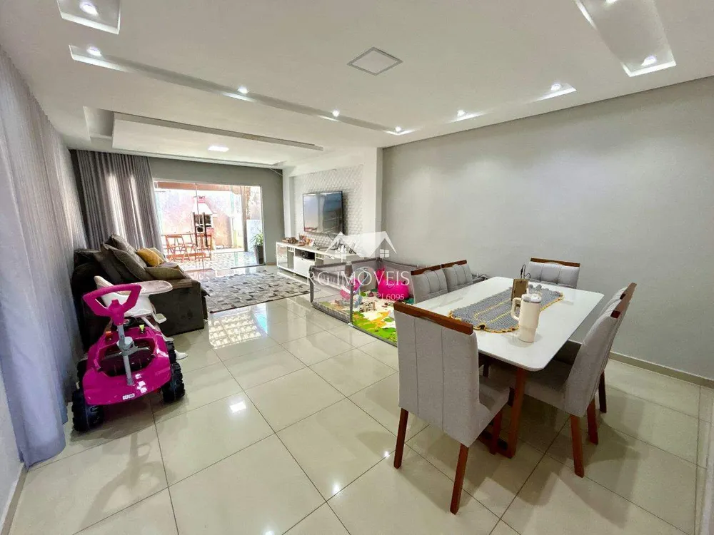Casa, 4 quartos, 200 m² - Foto 1